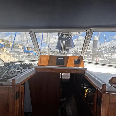 Joky - Floating Refuge 船屋 *