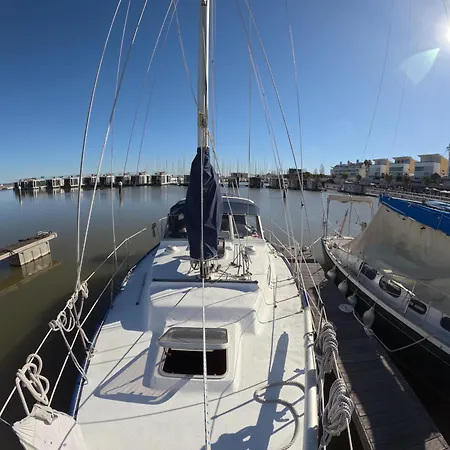Joky - Floating Refuge Lisboa