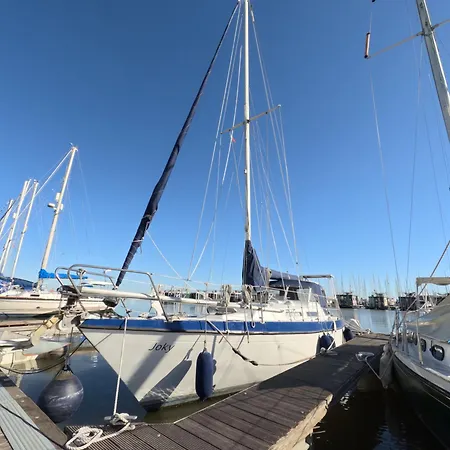 Joky - Floating Refuge 船屋 *