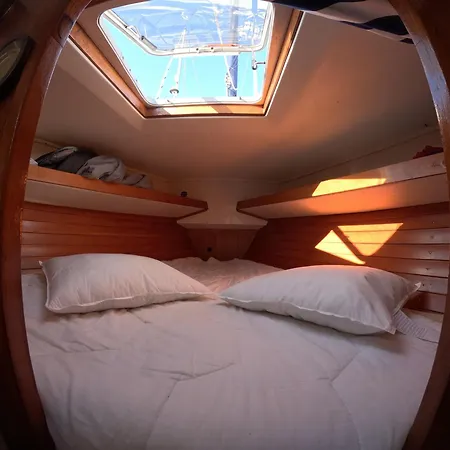 Joky - Floating Refuge Lisboa