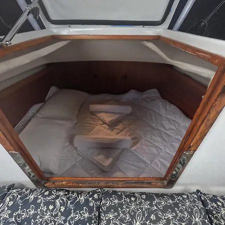 Ботель Joky - Floating Refuge Лиссабон