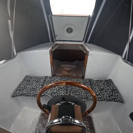 Joky - Floating Refuge 船上ホテル *