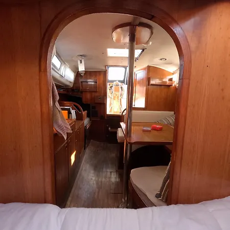 Joky - Floating Refuge リスボン