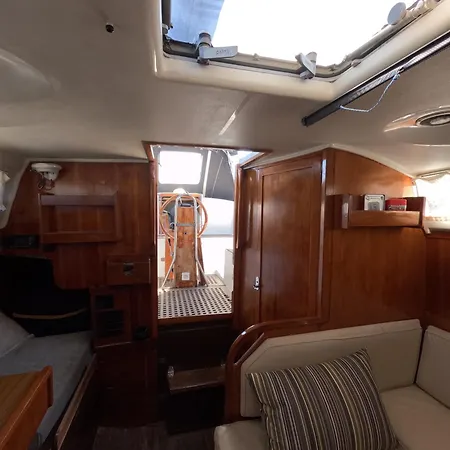 Joky - Floating Refuge 船上ホテル リスボン