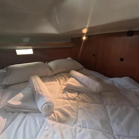 Joky - Floating Refuge リスボン